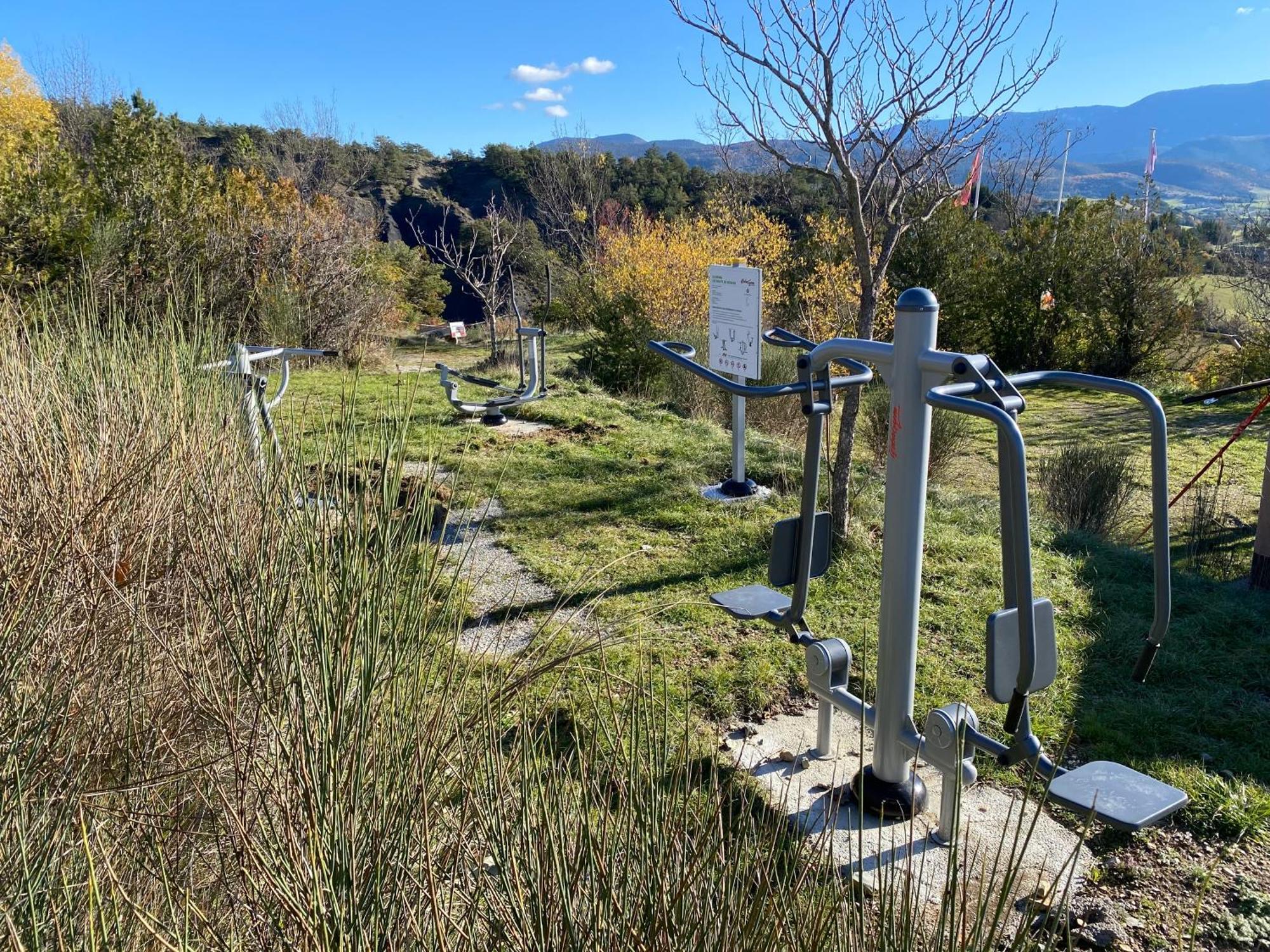 Camping Les Hauts De Rosans エクステリア 写真