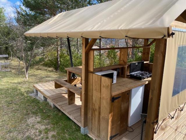Camping Les Hauts De Rosans エクステリア 写真