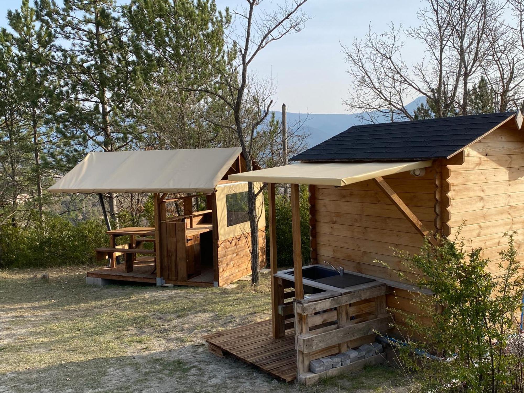 Camping Les Hauts De Rosans エクステリア 写真